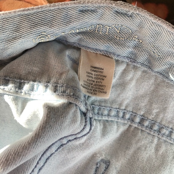 Embroidered Floral Short Shorts - Picture 6 of 6